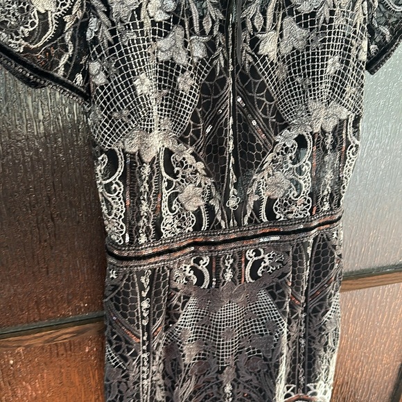 Marchesa Notte Silver Embroidered Gown size 8. - Picture 13 of 17